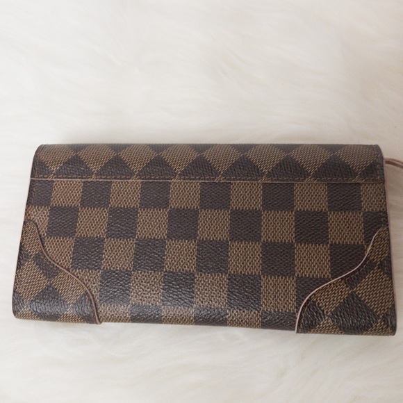 Authentic Louis Vuitton Caissa Wallet - Picture 14 of 14